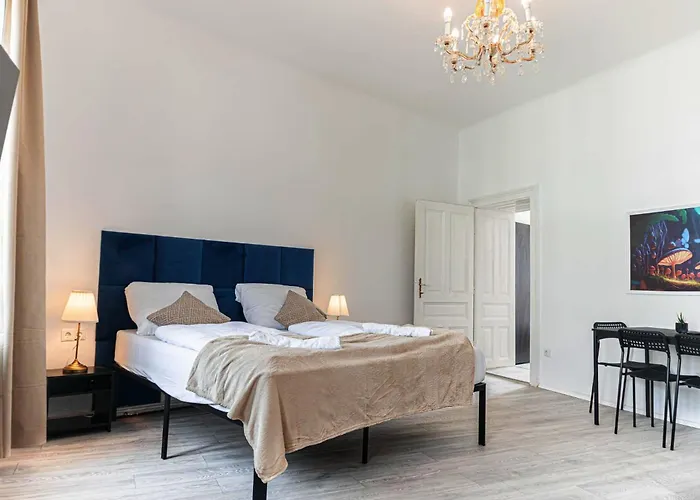 Stylish 2br 11 Min To Meidling Station For Long *