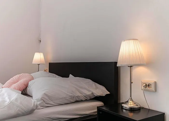 דירה Stylish 2br 11 Min To Meidling Station For Long