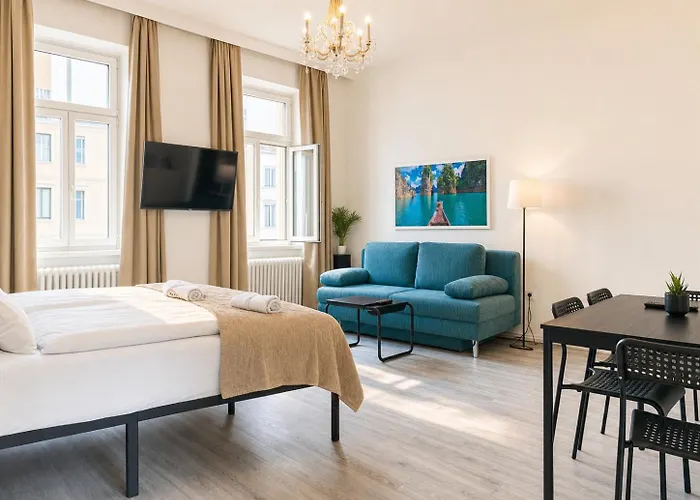 Stylish 2br 11 Min To Meidling Station For Long דירה